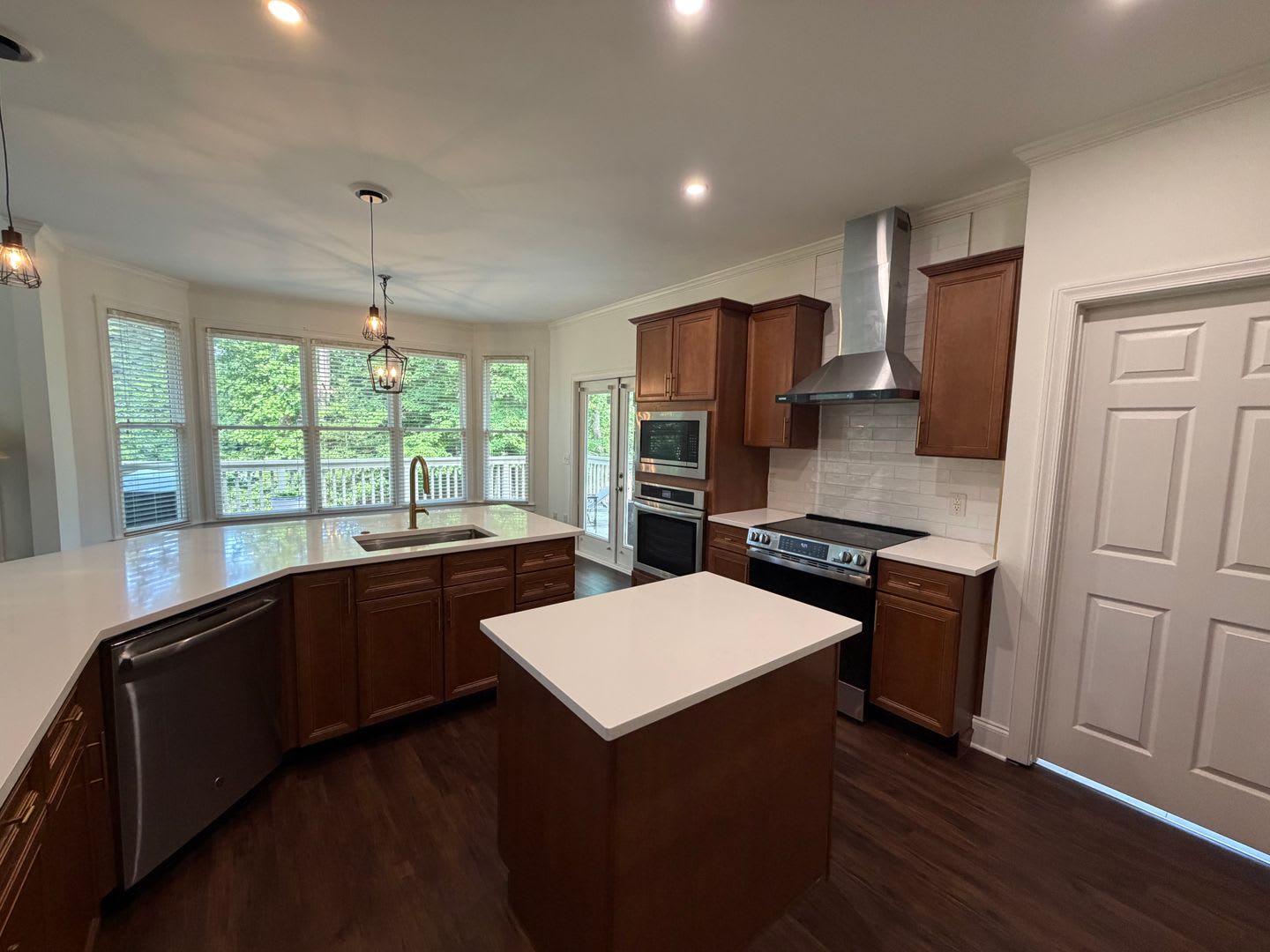 768 Laurel West Ln. – photo 4