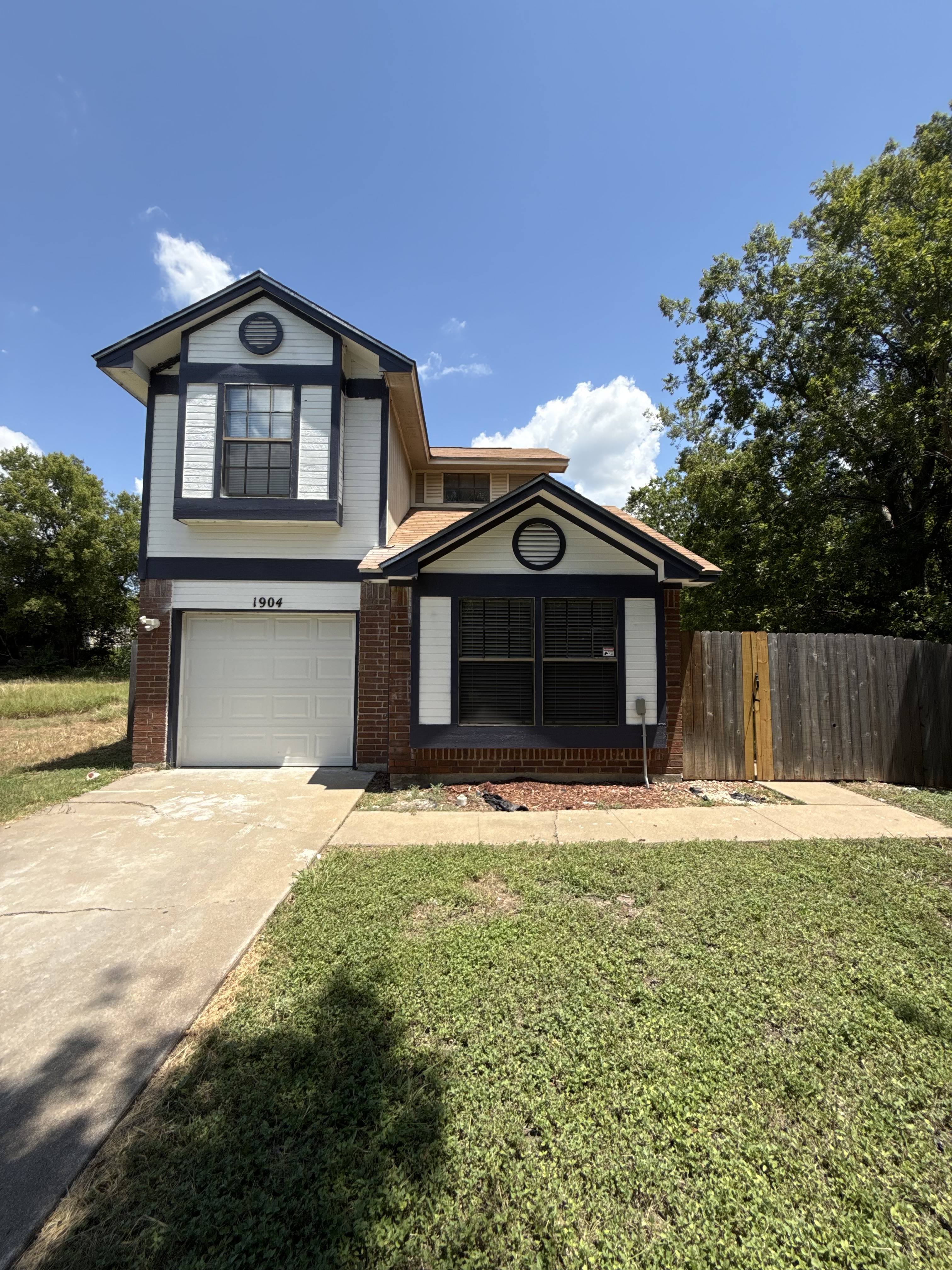 1904 Dickens Drive – photo 2