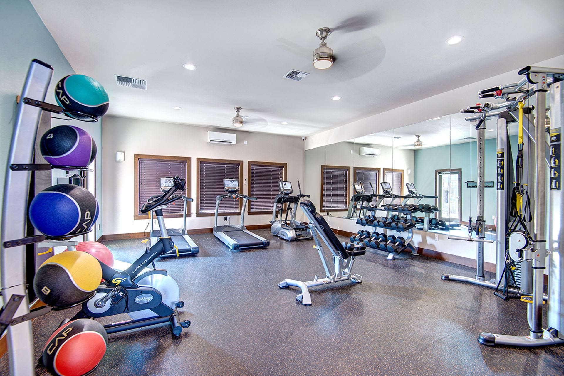 Insignia Apartment Homes – photo 3