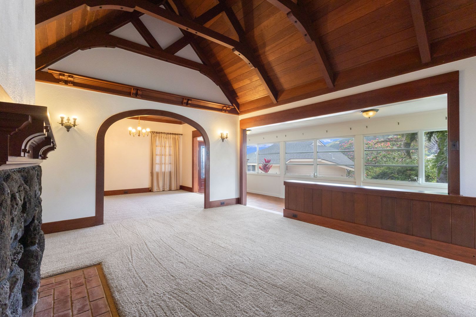 Charming Home in Manoa – Spacious & Peaceful Living – photo 1