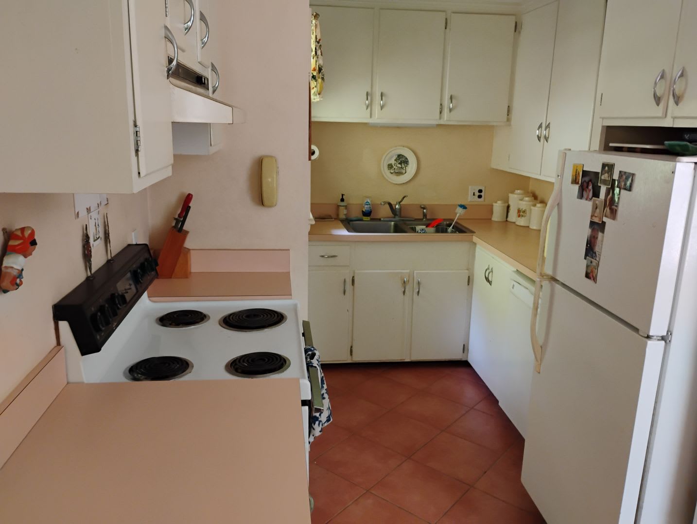 Spacious Furnished 3-4 Bedroom Home Near Dartmouth – photo 1