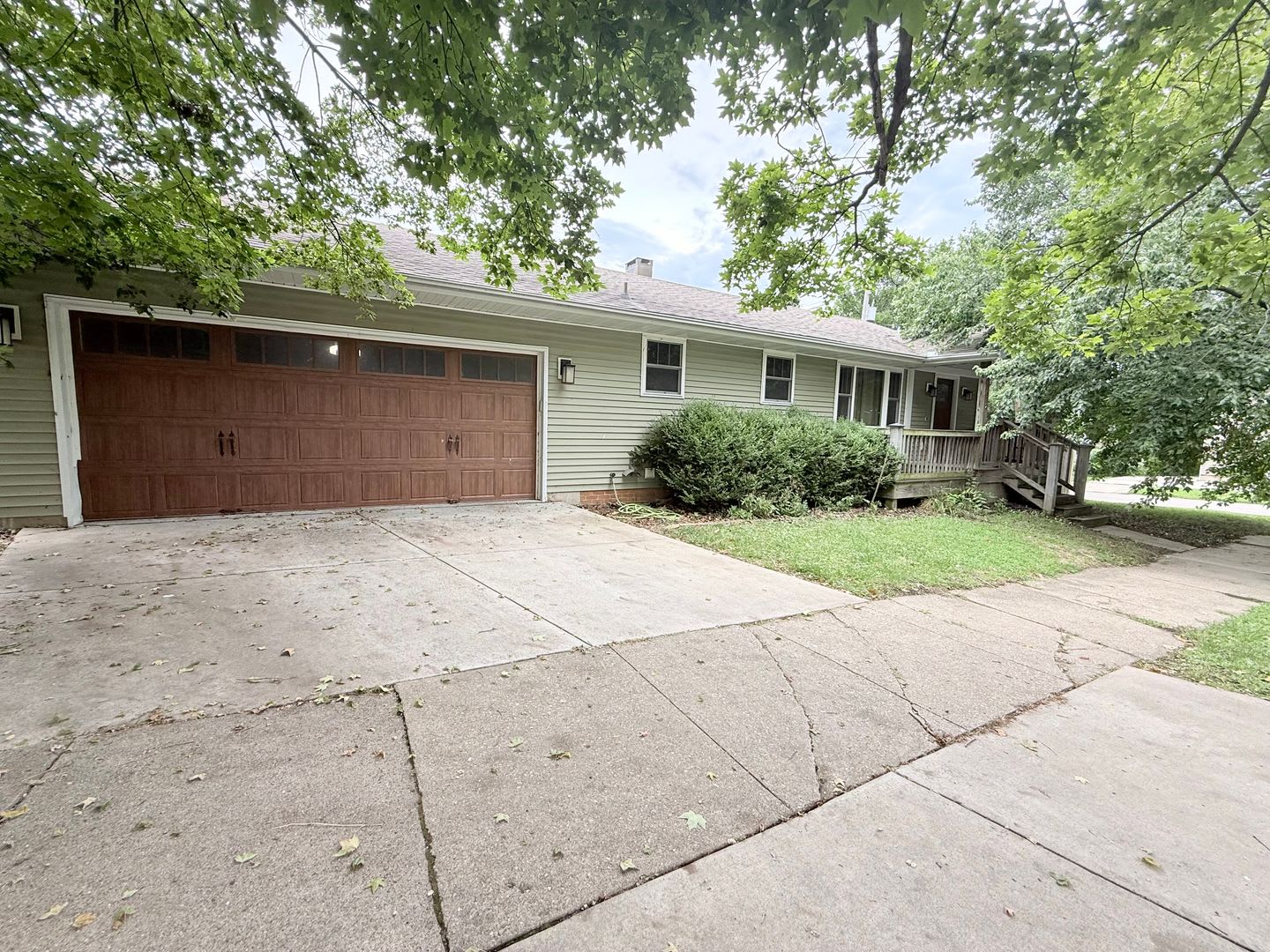 Beautiful 3BR Home with Finished Basement – photo 1