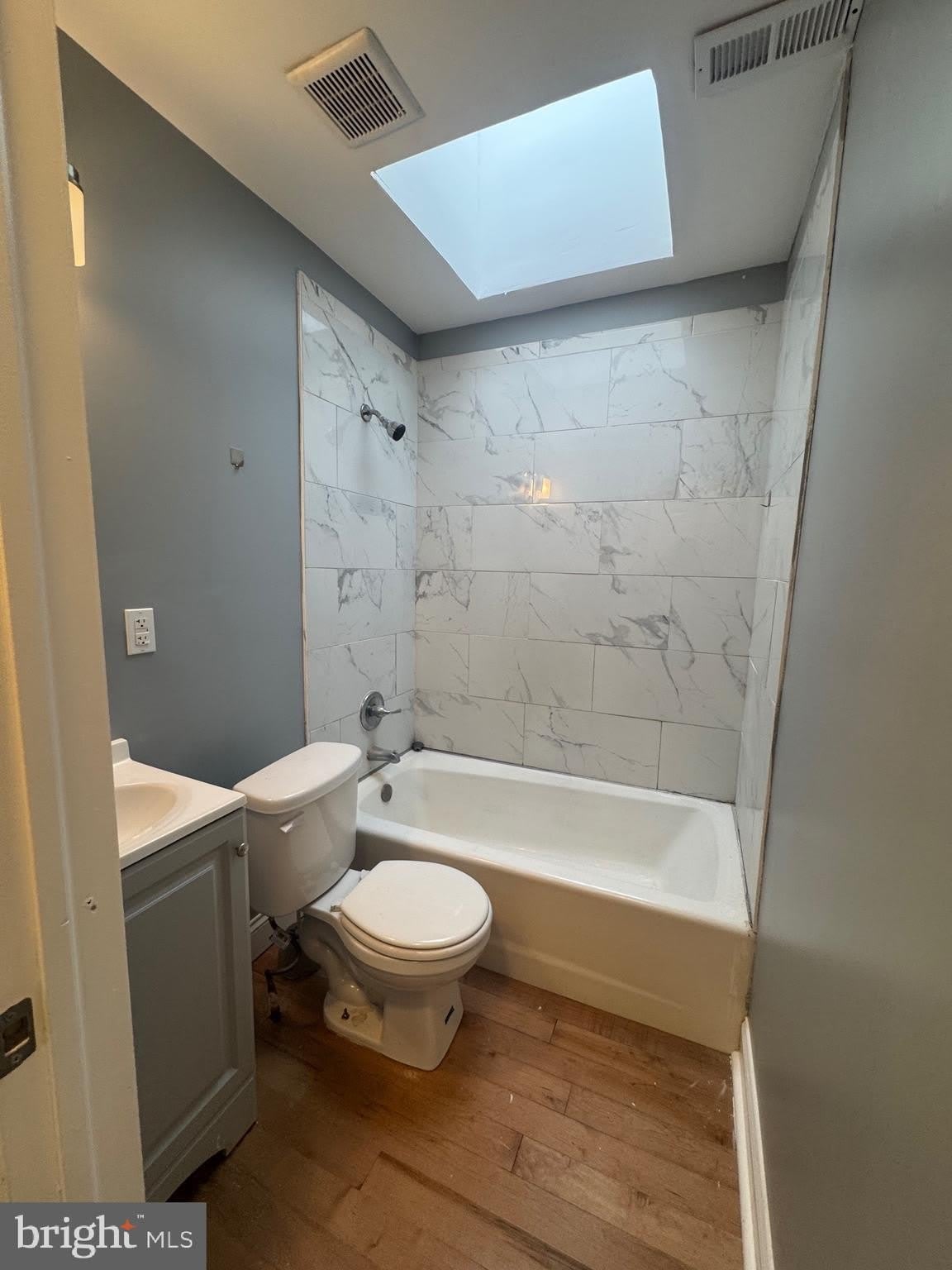 3221 LYNDALE Avenue – photo 5