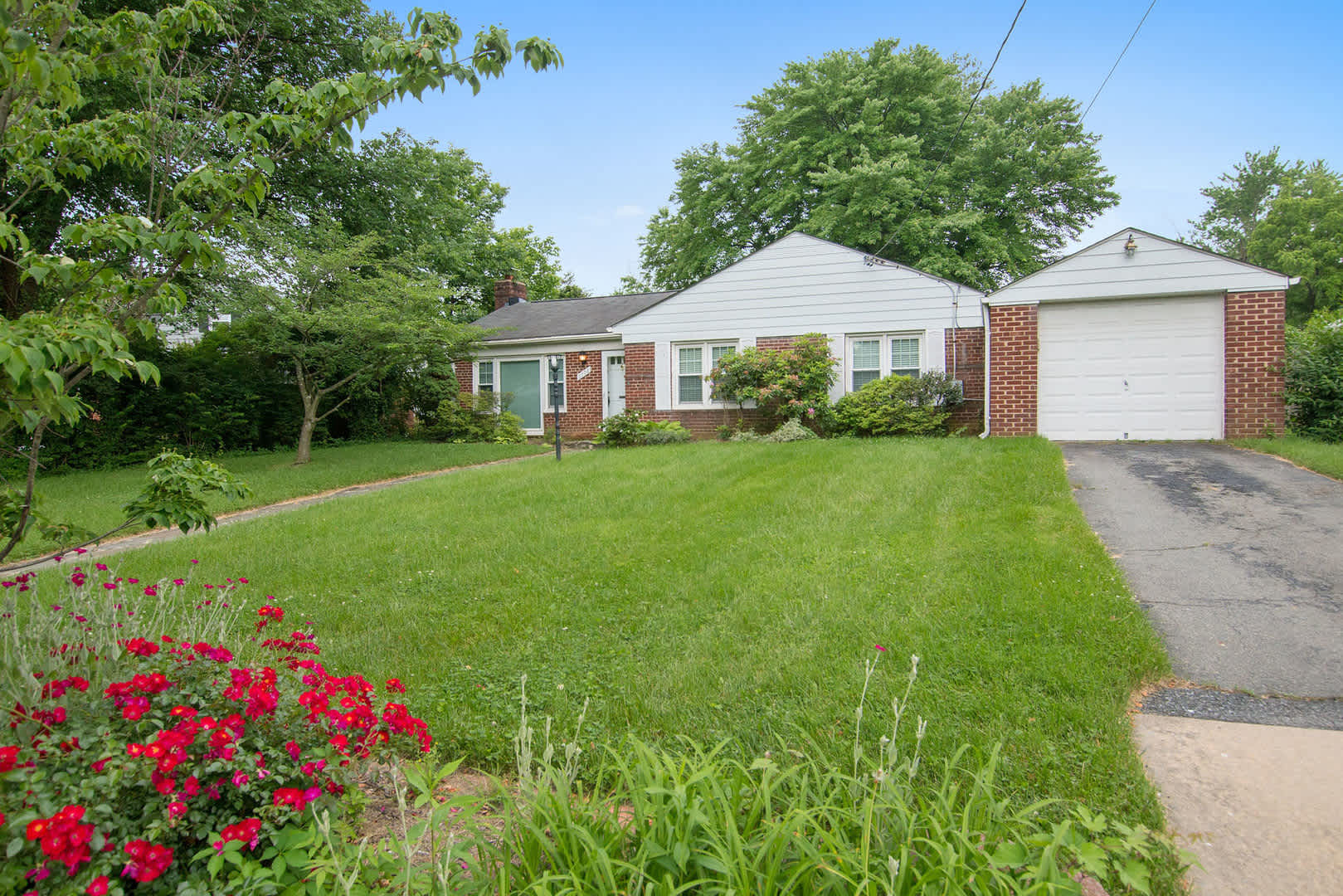 Fantastic Ranch in Convenient Location! – photo 1