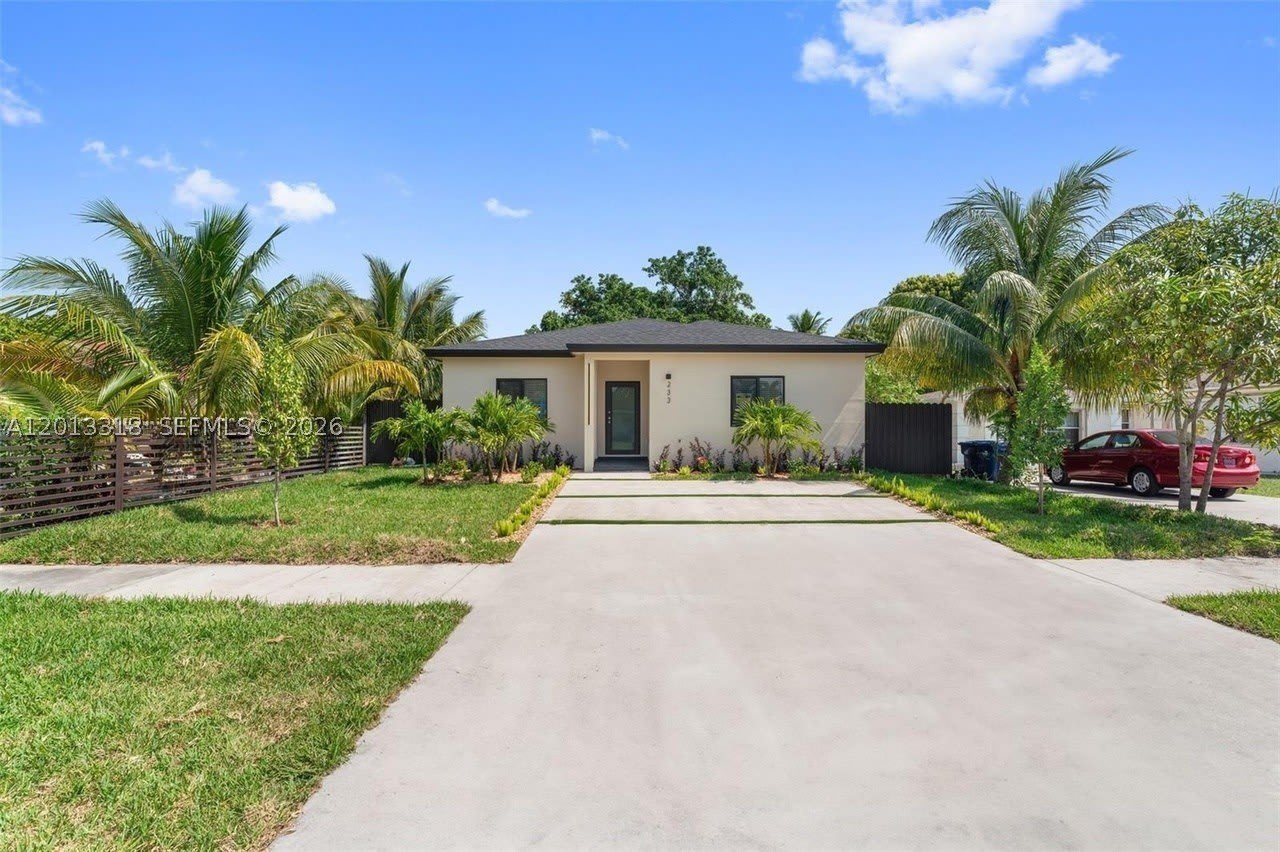 233 NW 120th St – photo 1