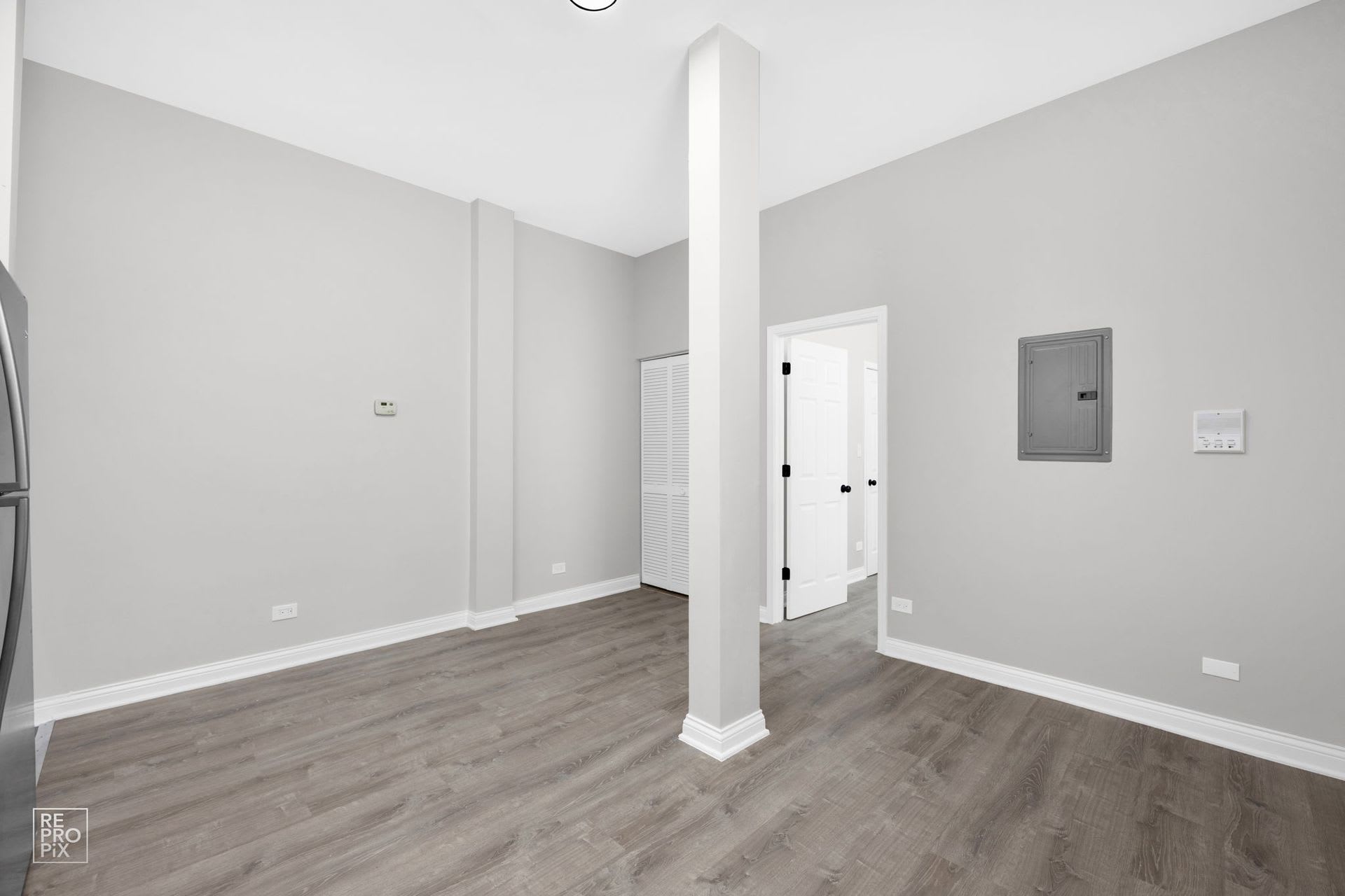 801 E Drexel Square Hyde Park Apartments – photo 5