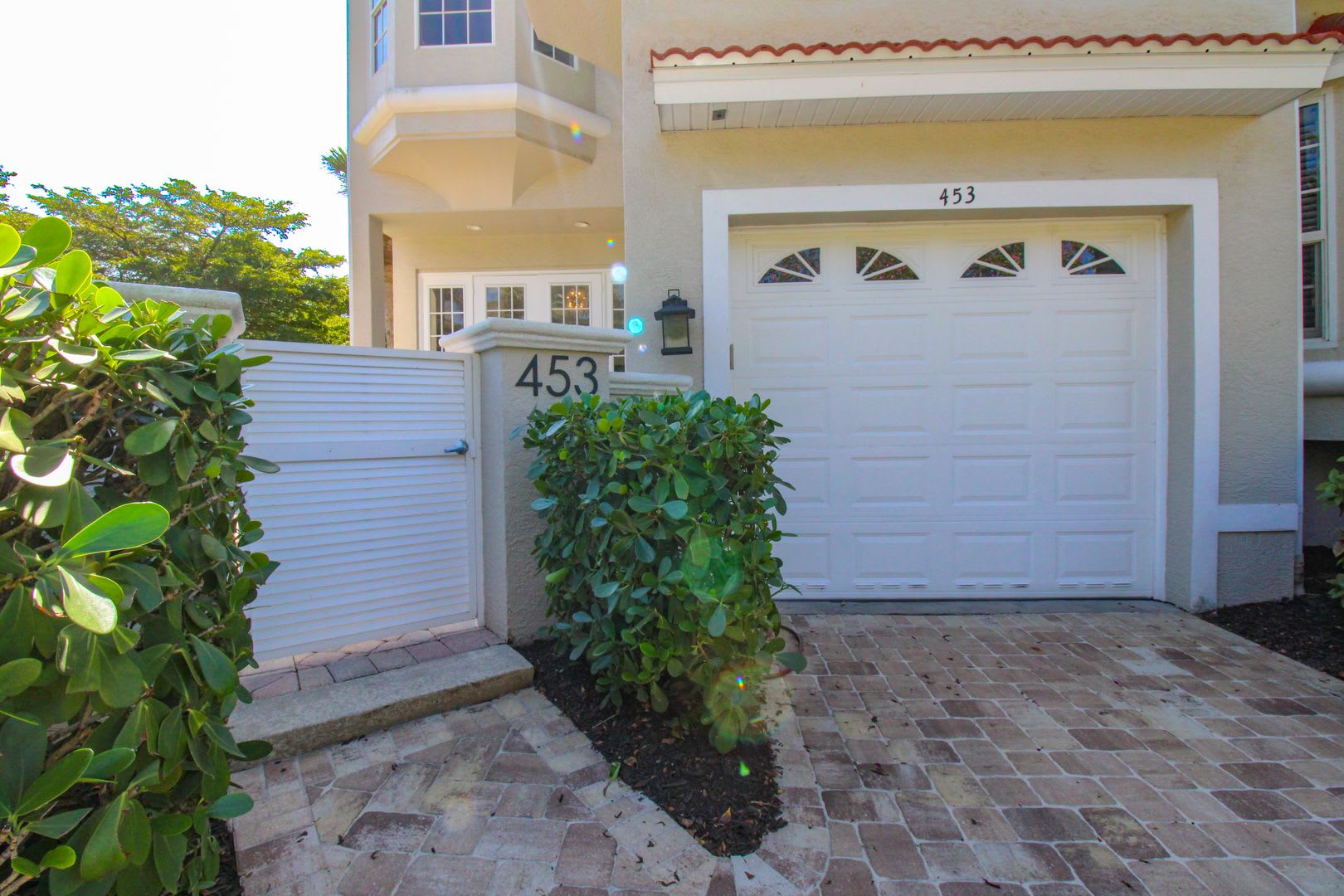 Downtown Naples Seasonal Beautiful Villas Napoli Now Available – photo 3