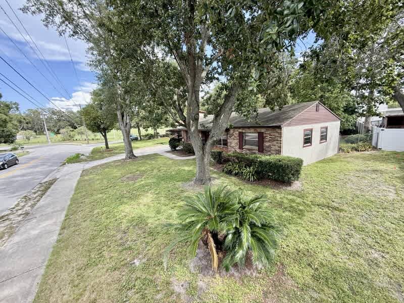 1502 West Country Club Drive – photo 4