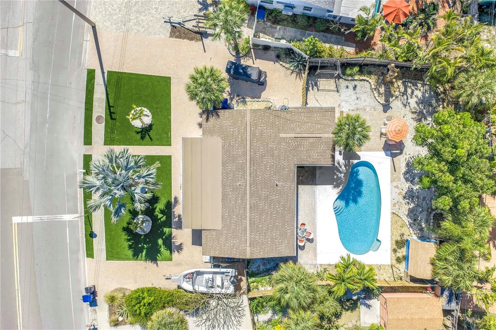 6892 GULF WINDS Drive – photo 3
