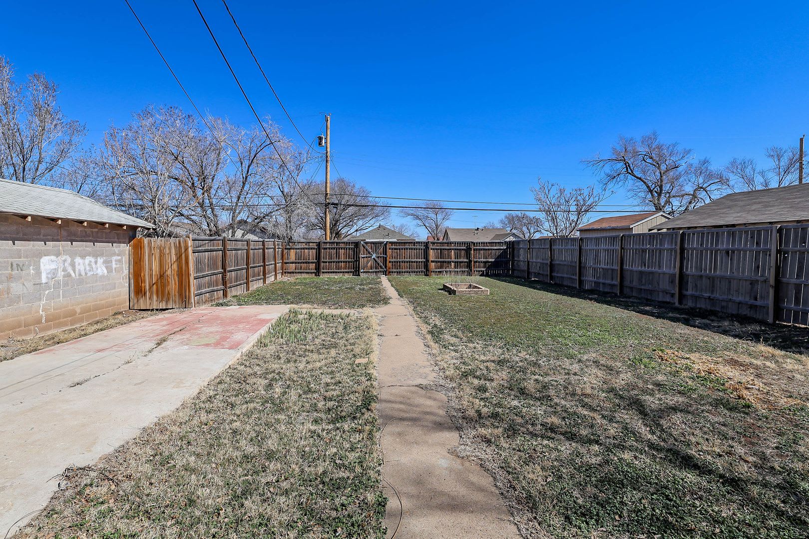 Great 3/2 in Southlawn – photo 3