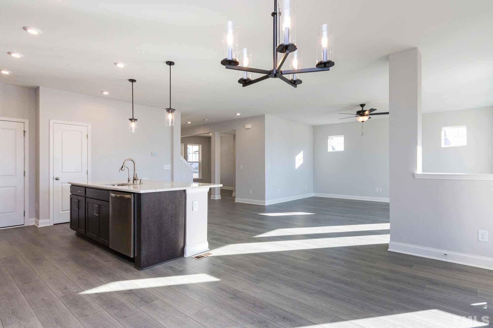 124 Plenty Court – photo 4