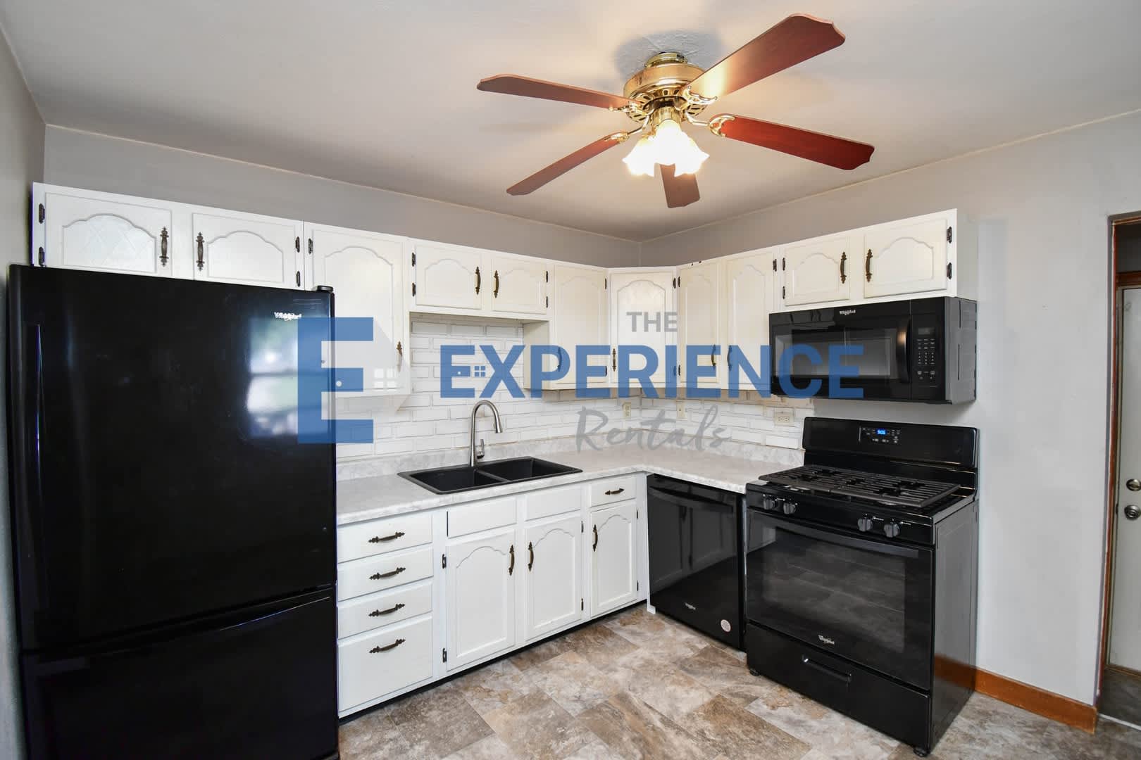 Charming 3-Bedroom Single Family Home East Sioux Falls! – photo 5