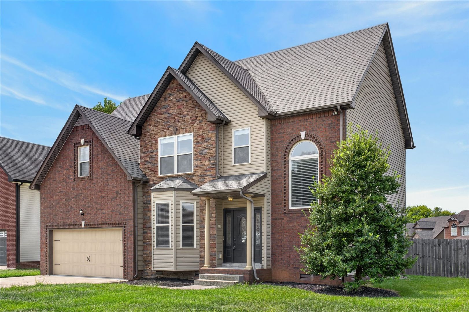 Pet Friendly Three Bedroom! – photo 3