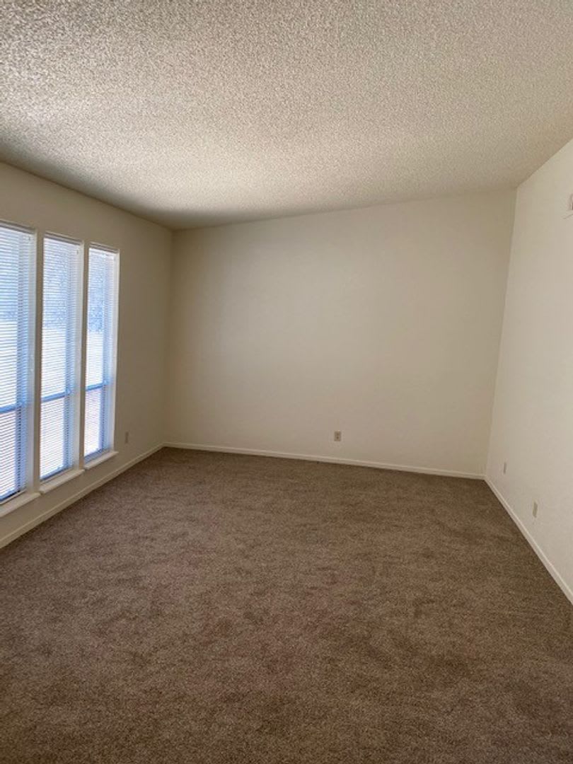 Nice 2 story 3/2 in Lake of the Pines – photo 3