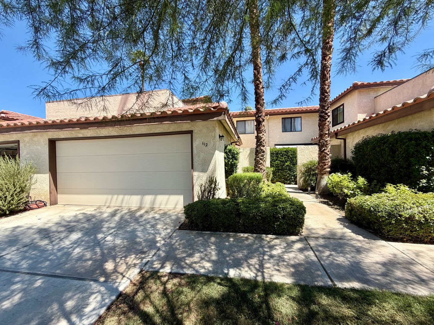 AVAILABLE NOW! GORGEOUS Two-Story 2 Bedroom 2 Bathroom Condo in Palm Desert – photo 1