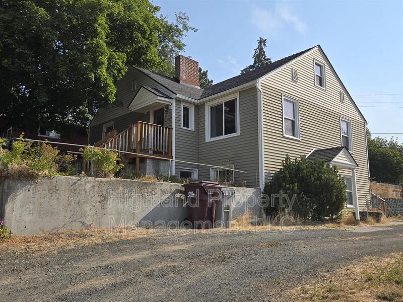 1160 NE Lake St – photo 2