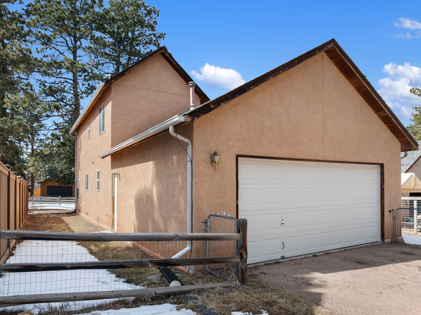 3 Bed 2 Bath Fully Furnished in Woodland Park – photo 3