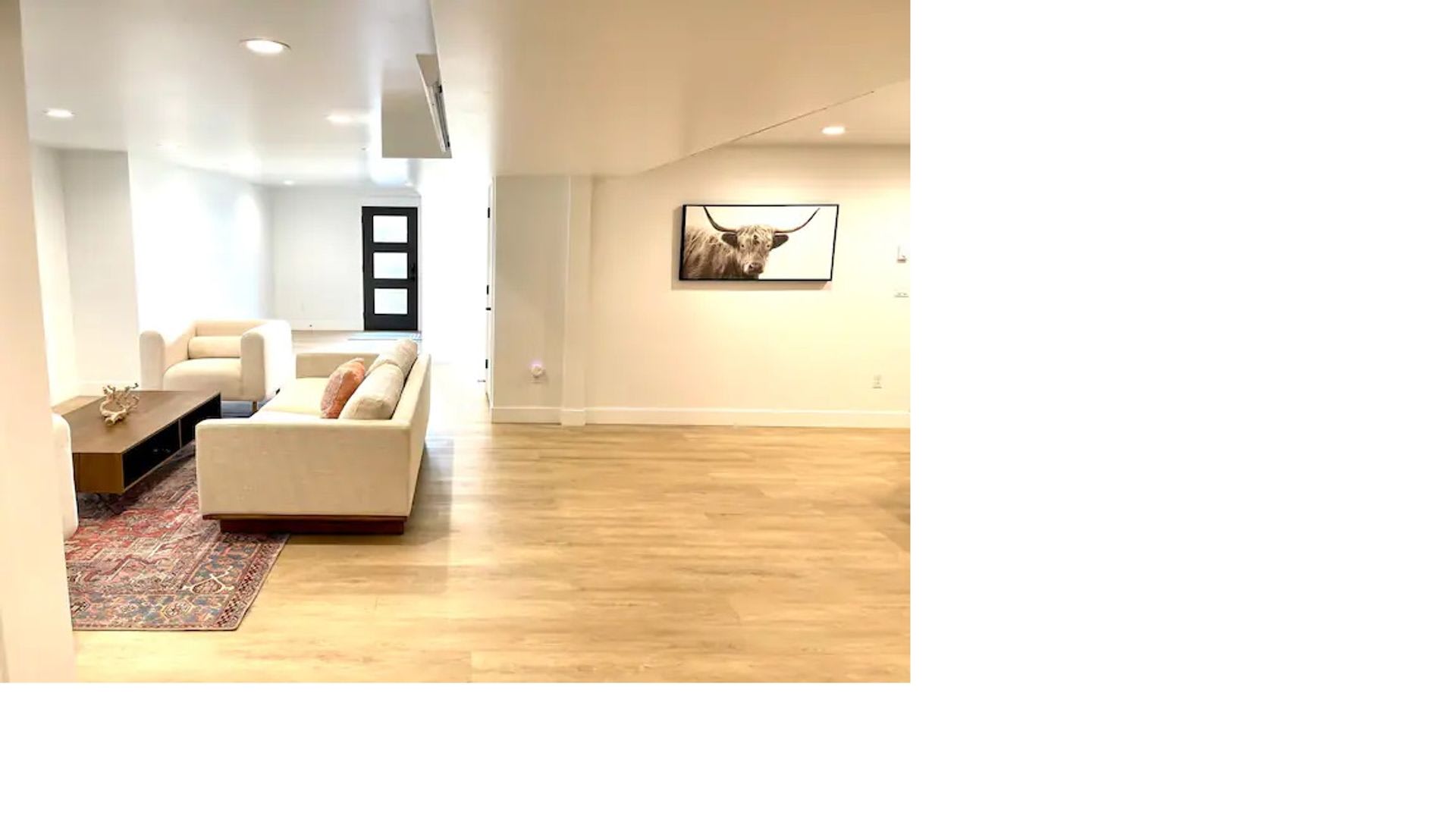 3 Bedroom 1 Bath Modern Teton Basement Apartment Parking For 2 Cars – photo 5