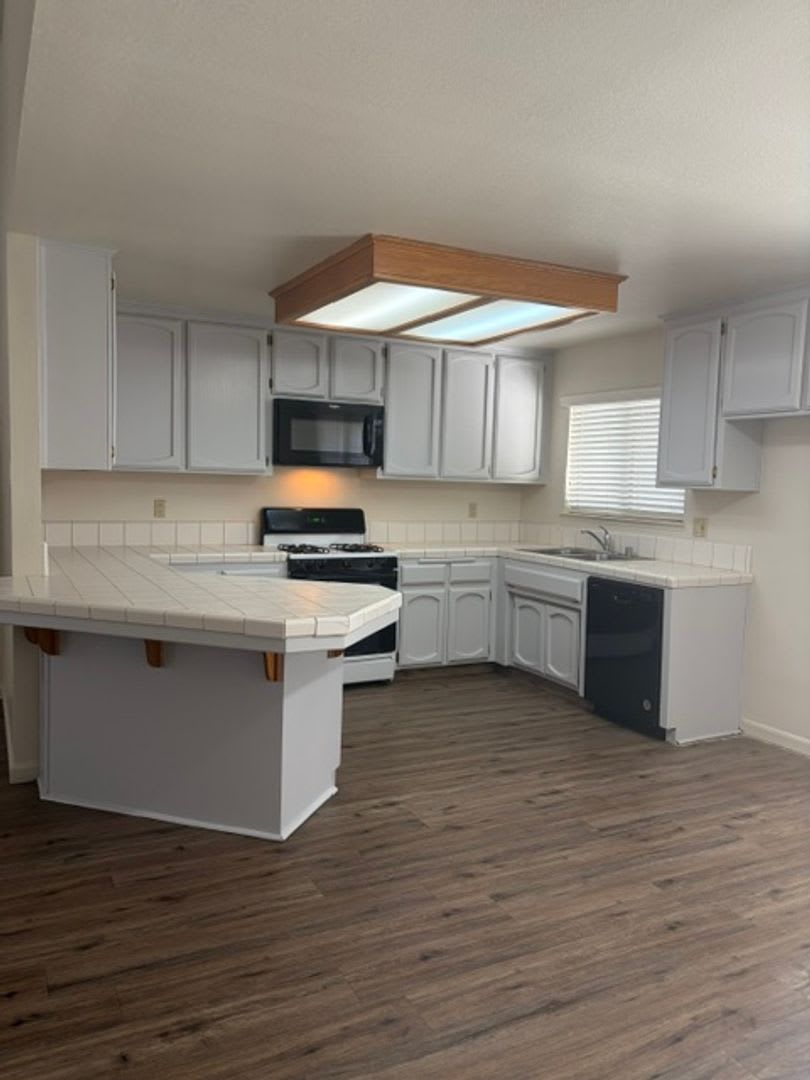 10808 Sunset Canyon Dr. – photo 3