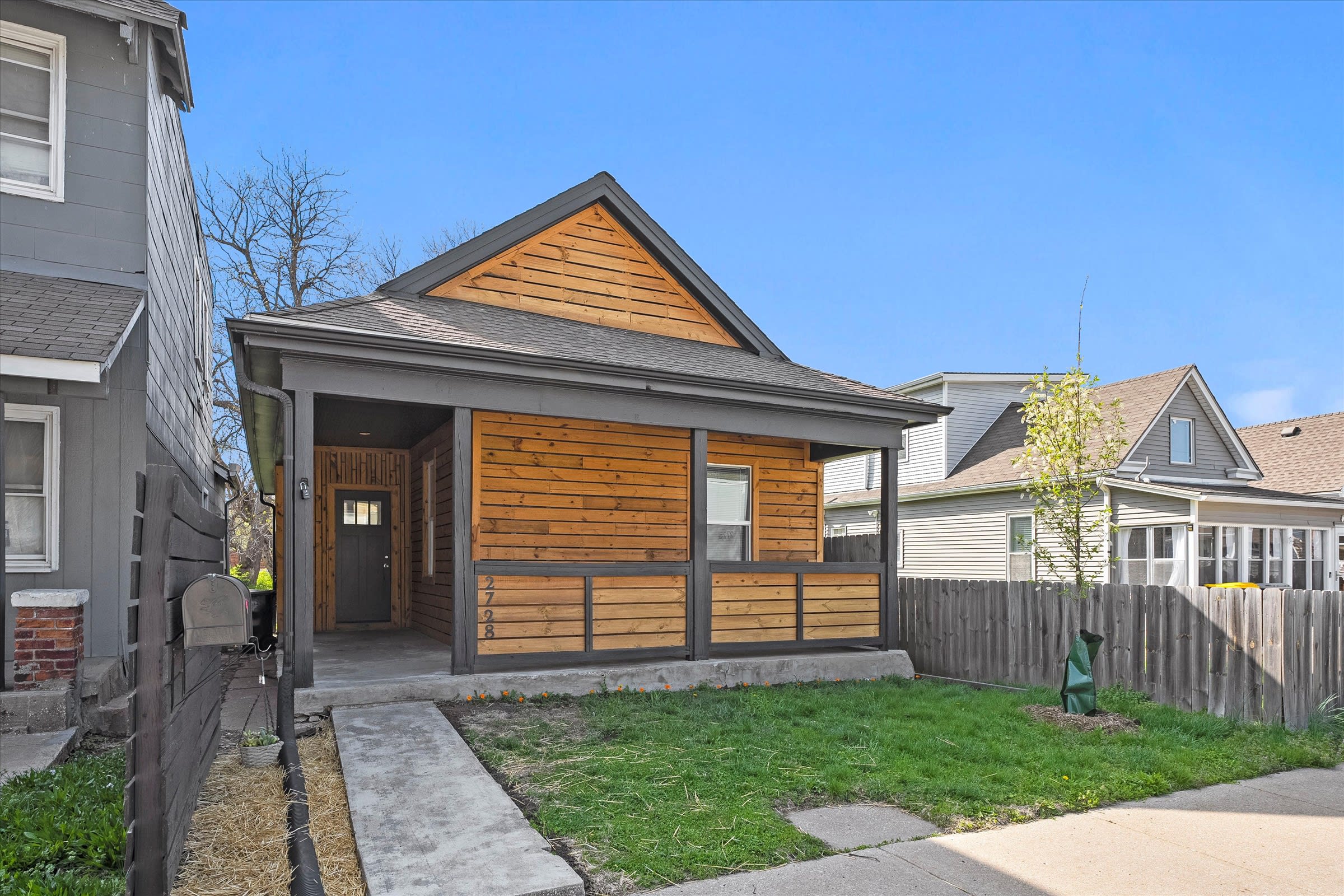 2728 Holly St – photo 2