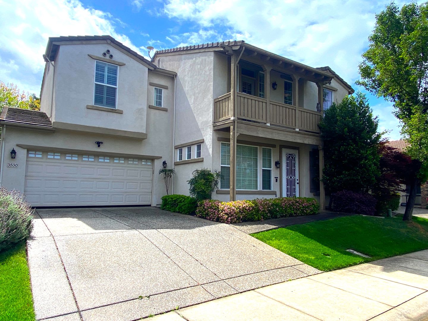 CLEAN AND SPACIOUS 4 BED, 2.5 BATH WITH COVERED BACK PATIO AND LUSH LANDSCAPING IN WESTLAKE COMMUNITY – photo 1