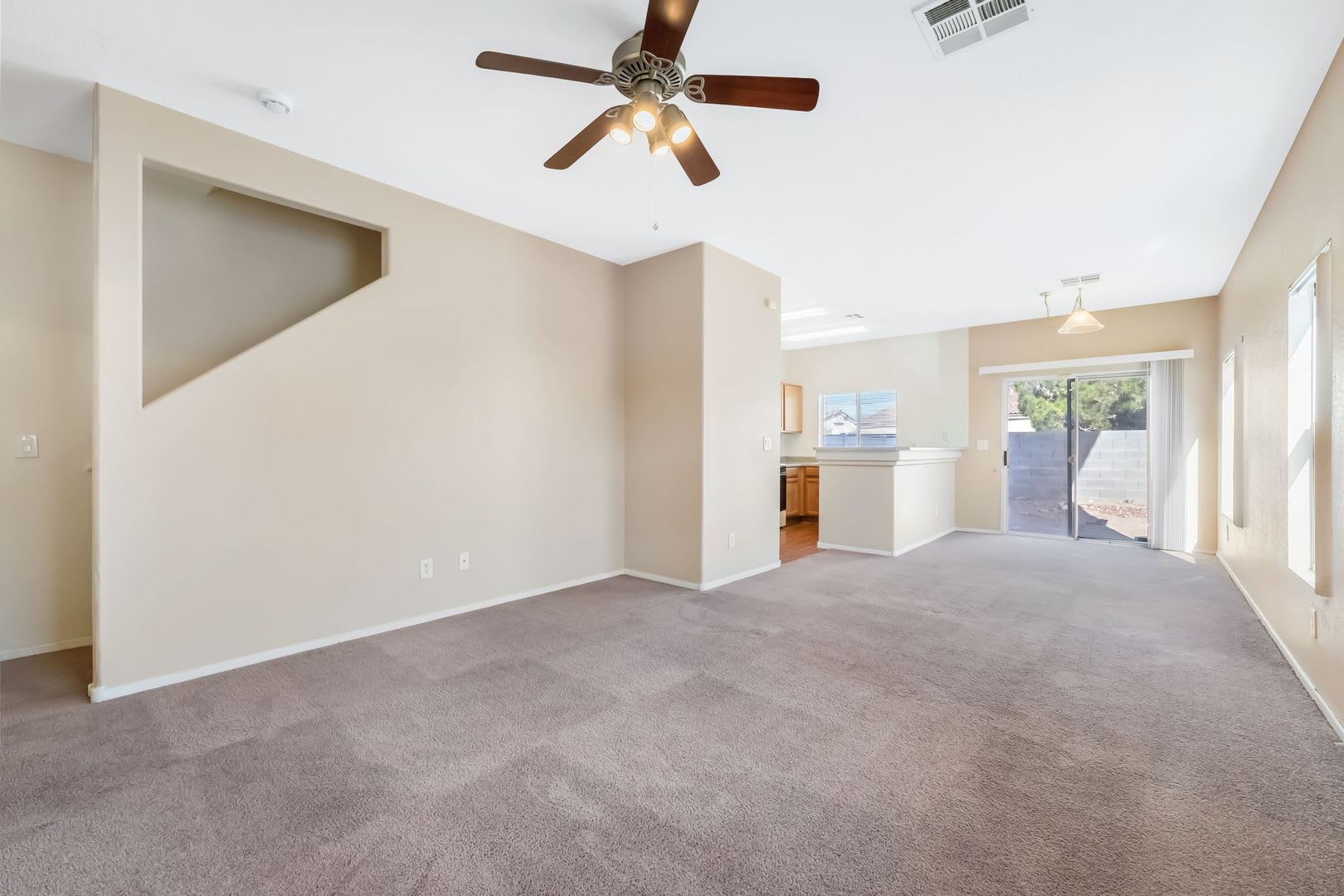 Comfort, Convenience & Community Living in Gated Henderson! – photo 4