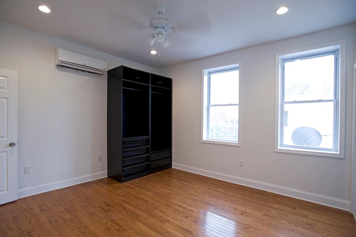 2633 Kensington Avenue – photo 5