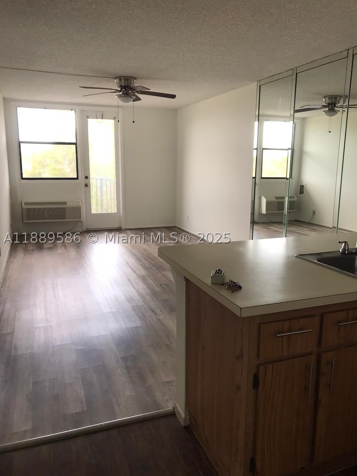 2701 Riverside Dr – photo 5