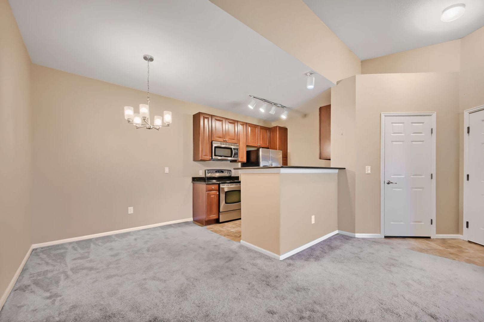 500 Off 1St Month S Rent Beautiful 2 Bedroom 2 Bathroom Condo At Blue Sky At Vista Ridge Available Now – photo 5