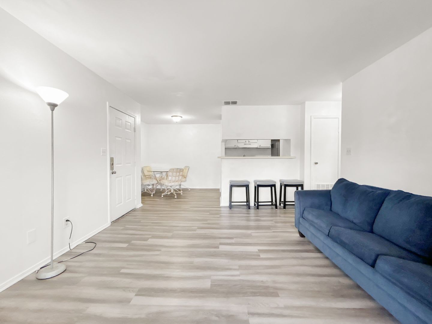 Spacious Condo Living in a Prime St. Petersburg Location! 2bed – photo 3
