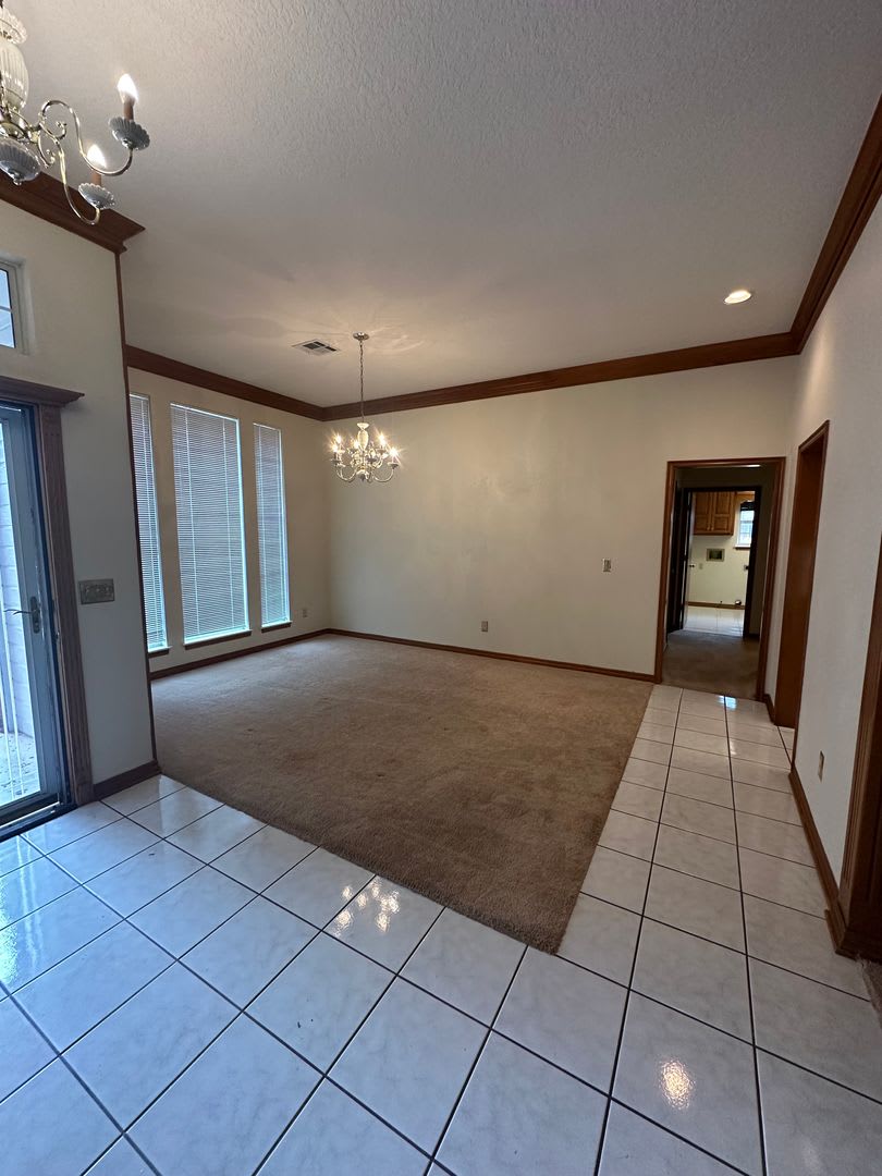 4 Bed, 2.5 Bath Brick home with 2 car garage – photo 3