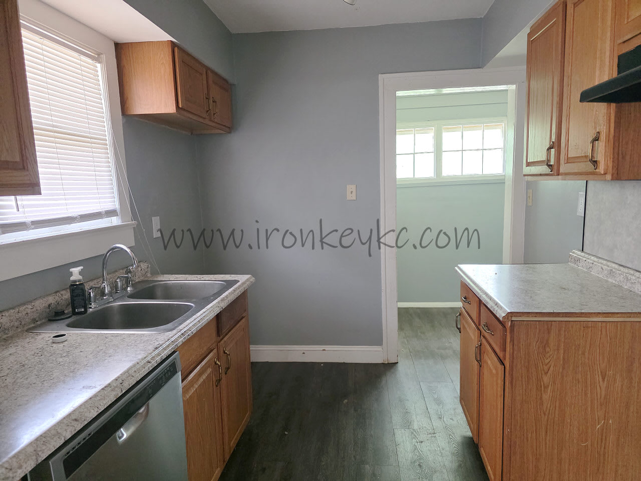 2120 East 68th Terrace – photo 5
