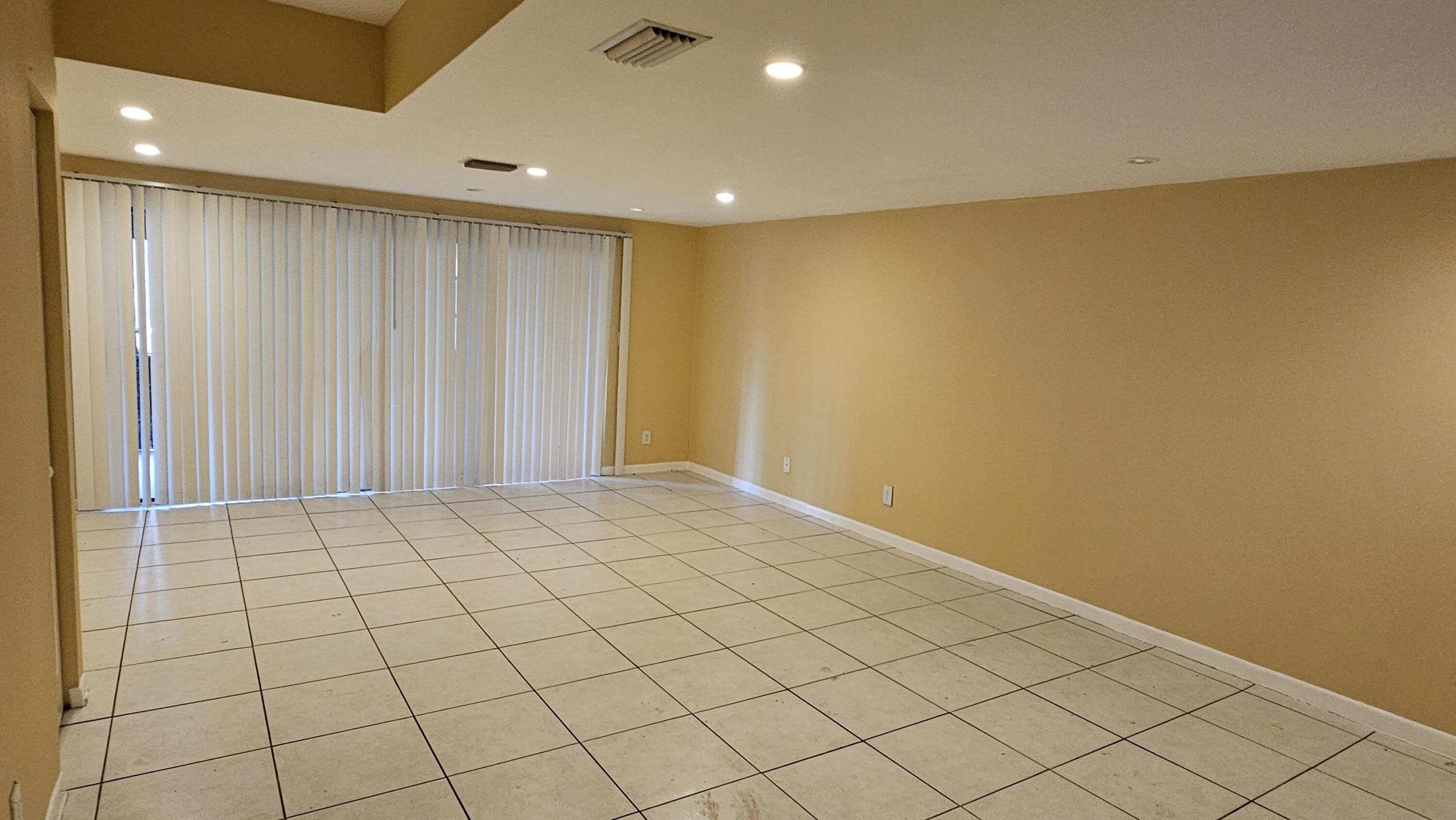 4621 Nw 88Th Avenue – photo 2