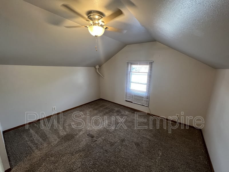 1304 E 4th St. – photo 5