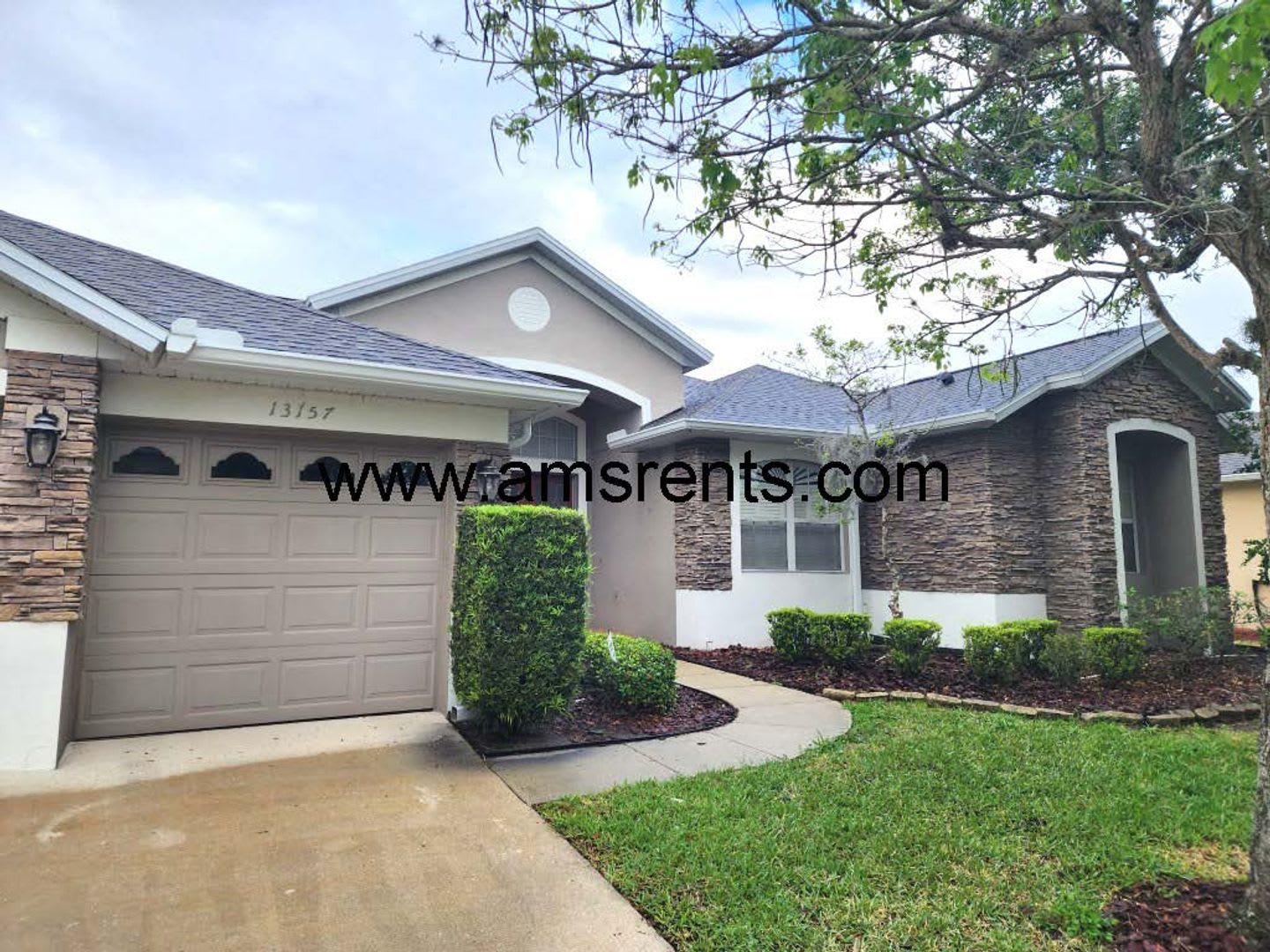 Spacious 5 Bedroom Home In Hunter Creek – photo 3