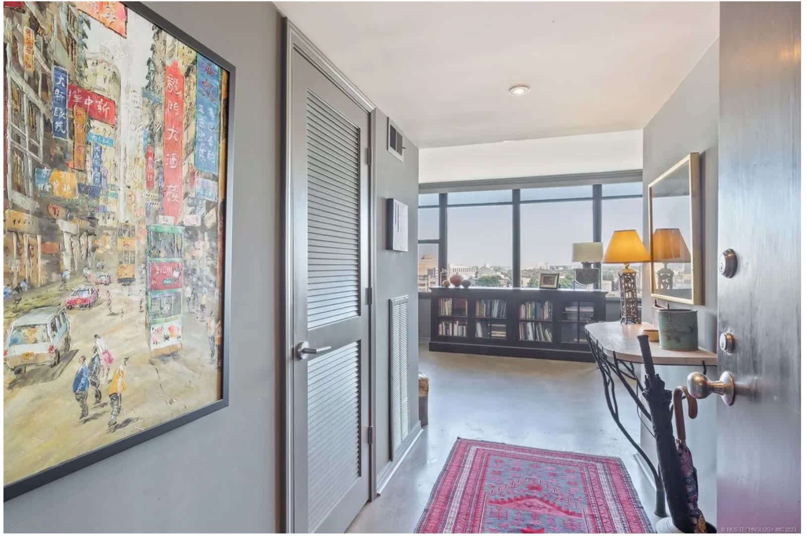 Utilities included! Downtown Tulsa High-Rise Living with Incredible Views! – photo 2