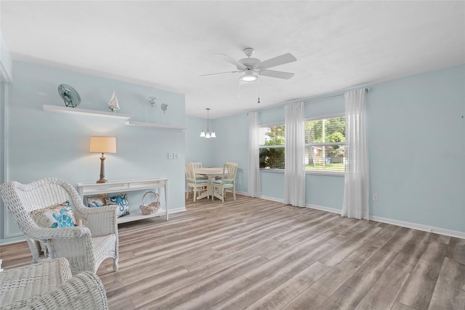 209 NE LINCOLN Circle N – photo 3