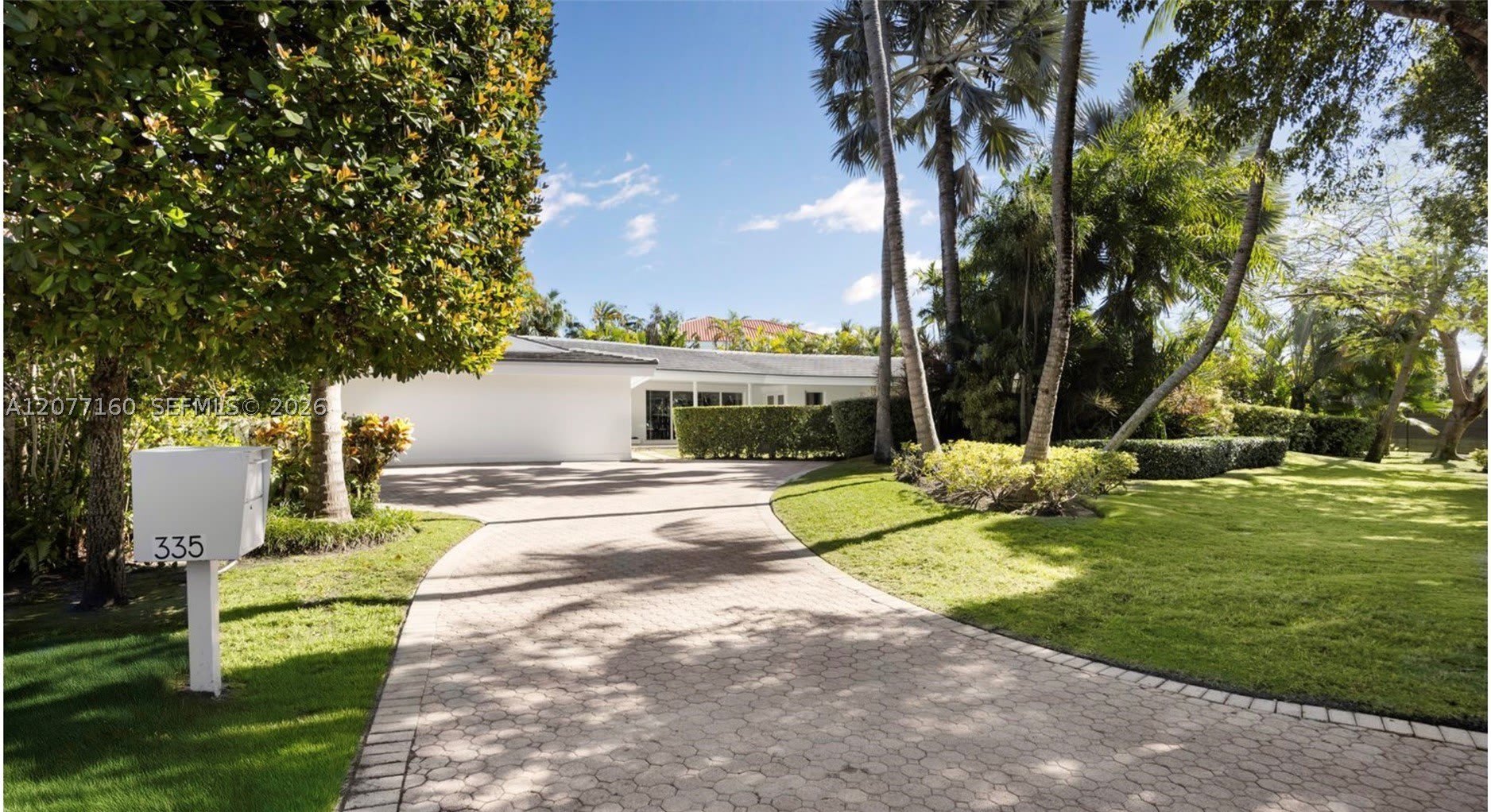 335 Harbor Dr – photo 3