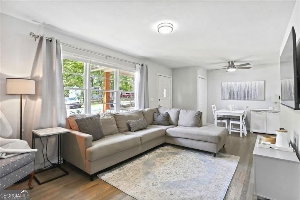 2363 Beverly Lane – photo 2