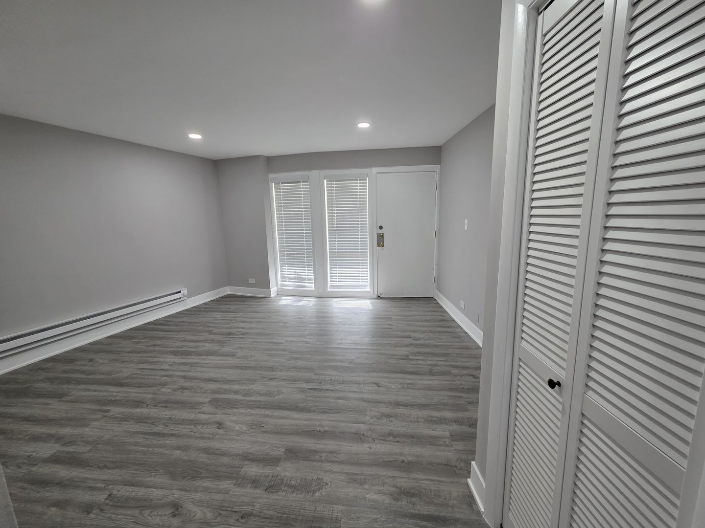 RENOVATED ONE BEDROOM APARTMENTS FOR $1,550.00 – photo 3