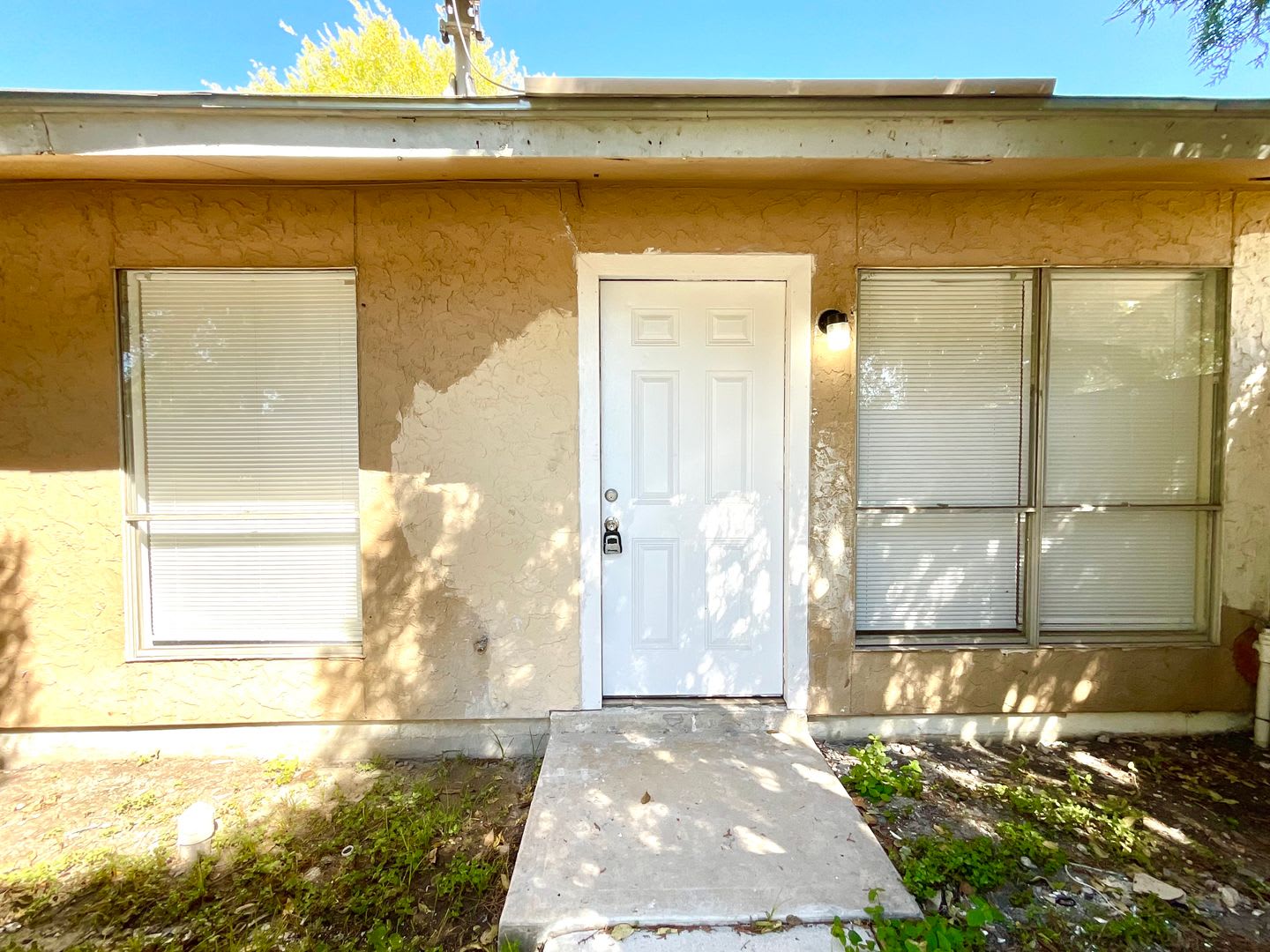 Single-Story Home in Converse – Central Air, Fenced Yard & W/D Connections! – photo 2