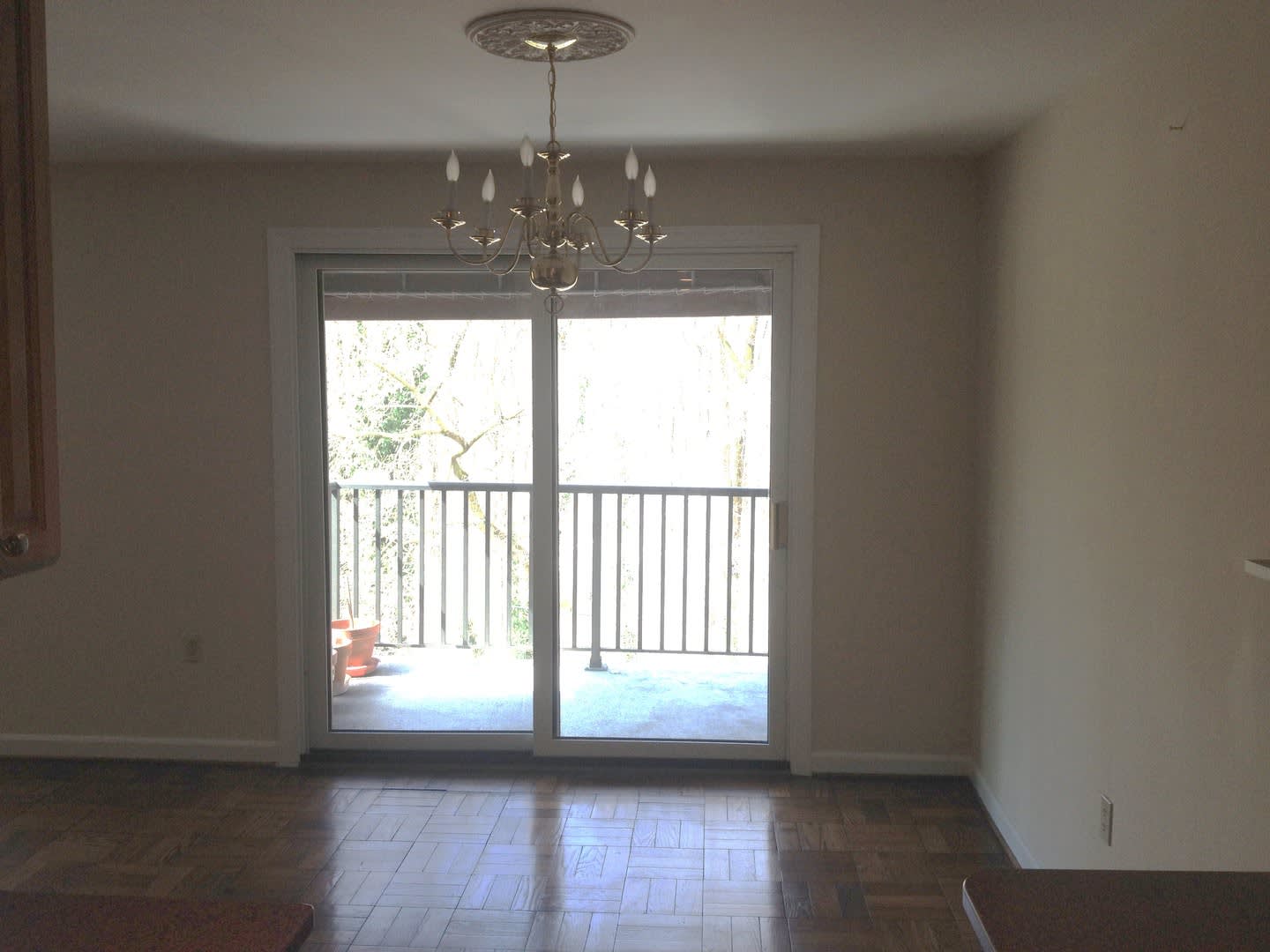 A spacious two bedroom, one bath apartment In the Exckusive Glover Hill Condo! – photo 5