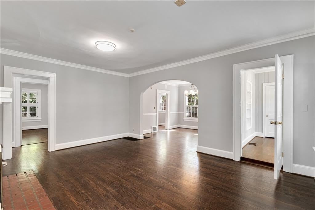 666 Yorkshire Road NE – photo 4