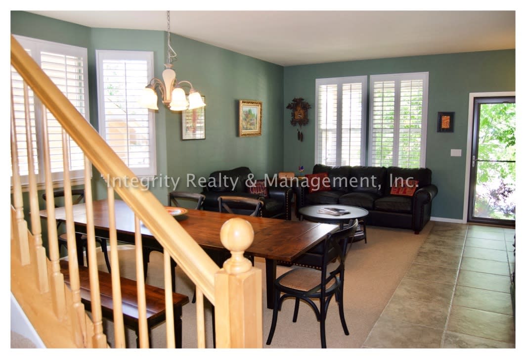 4 Bed/2.5 Bath, 2783 Sq Ft, 10328 Longwood Way – photo 4