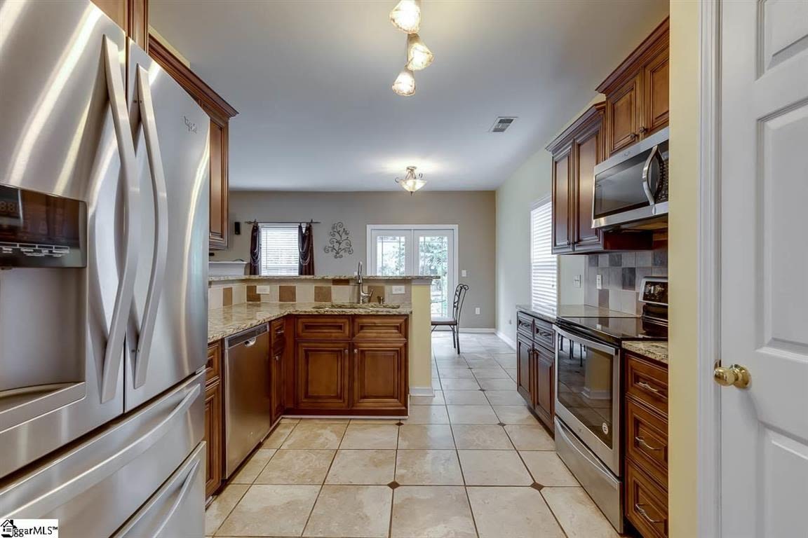14 Farmbrook Way – photo 4