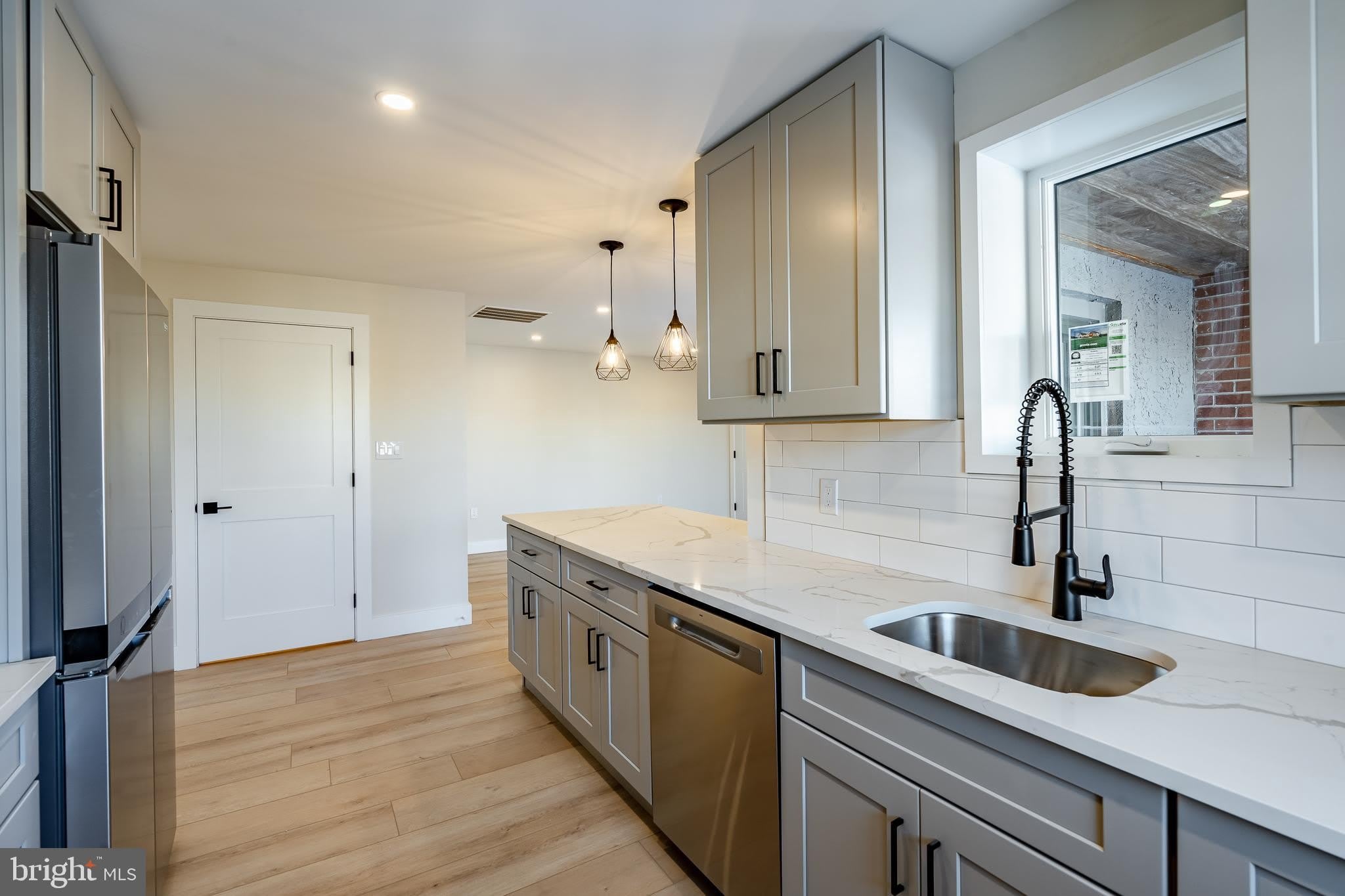 530 WASHINGTON Avenue – photo 4