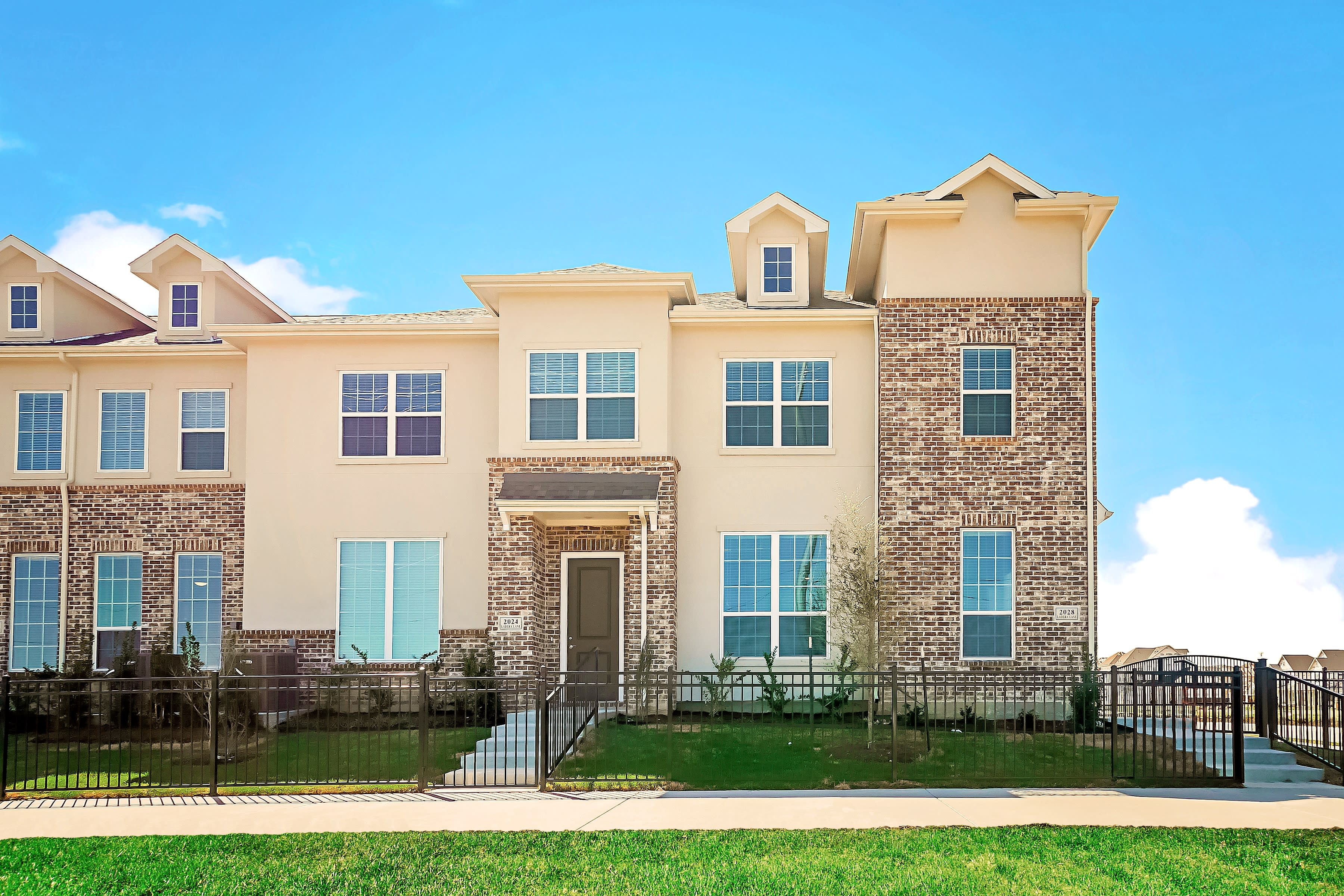 Residences at Rayzor Ranch – photo 1