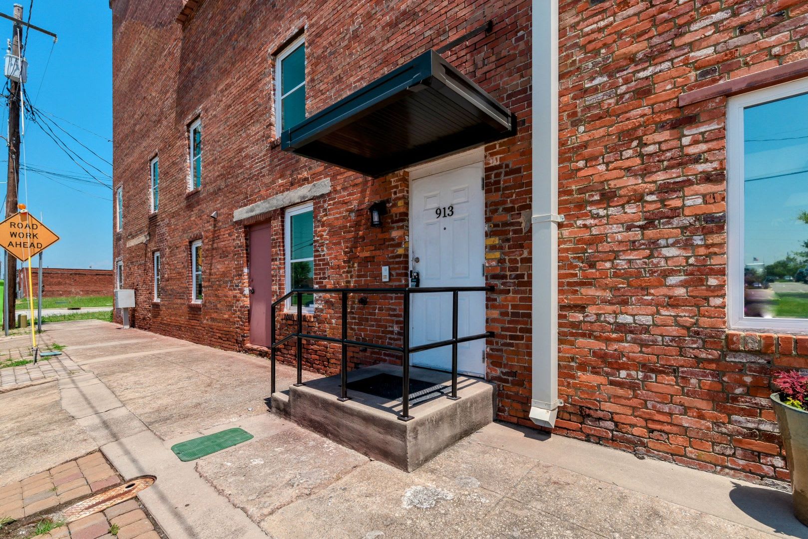 2 bed/2 bath unit in Downtown Augusta, with washer & dryer! – photo 2