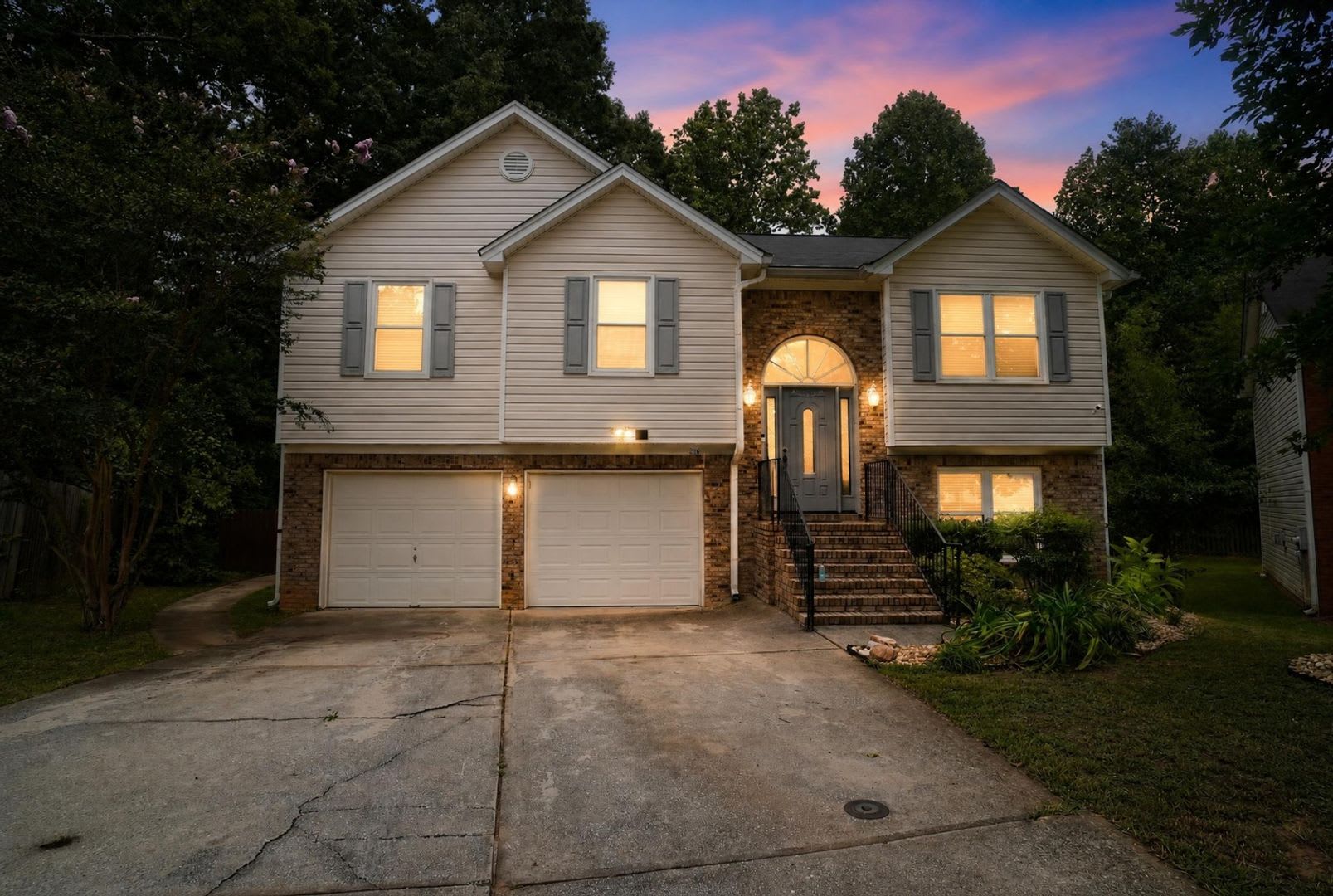 Spacious 5BR House in Ellenwood – photo 2