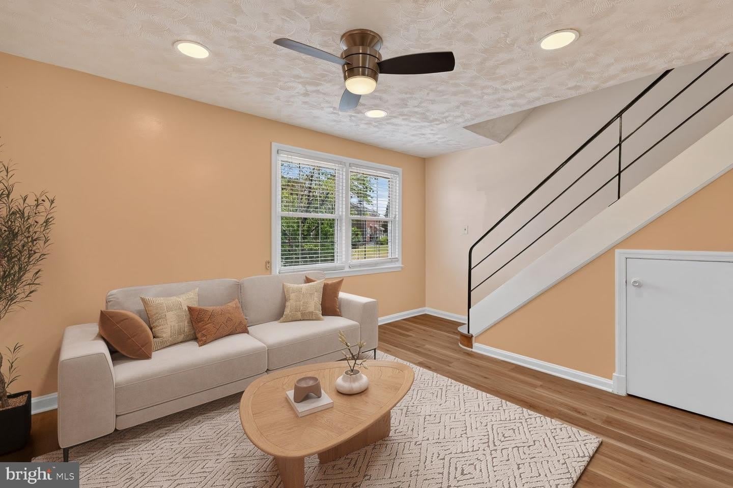 2437 IVERSON ST – photo 2